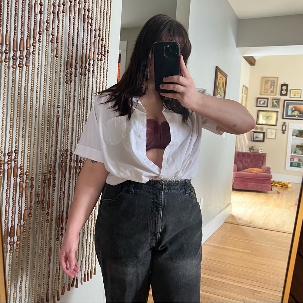 Basic White Short Sleeve Button-up